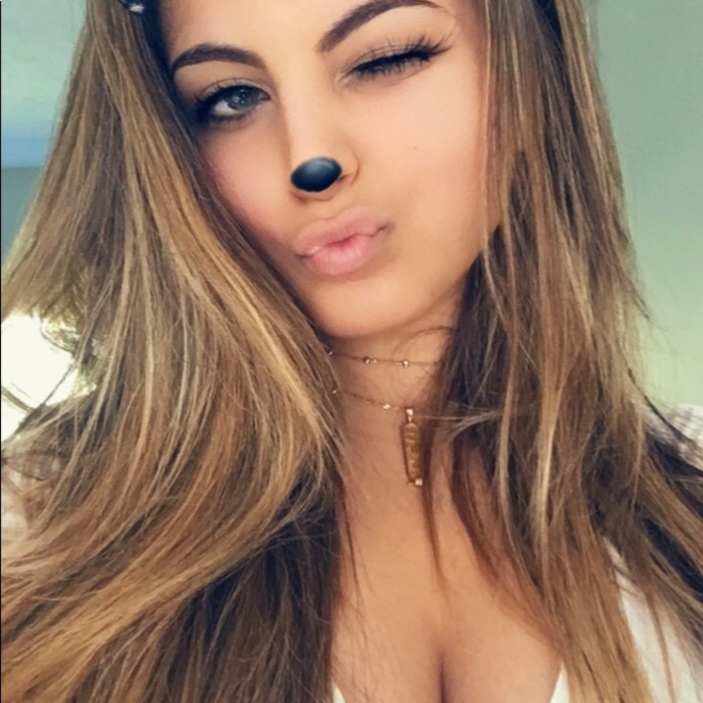 @christineees